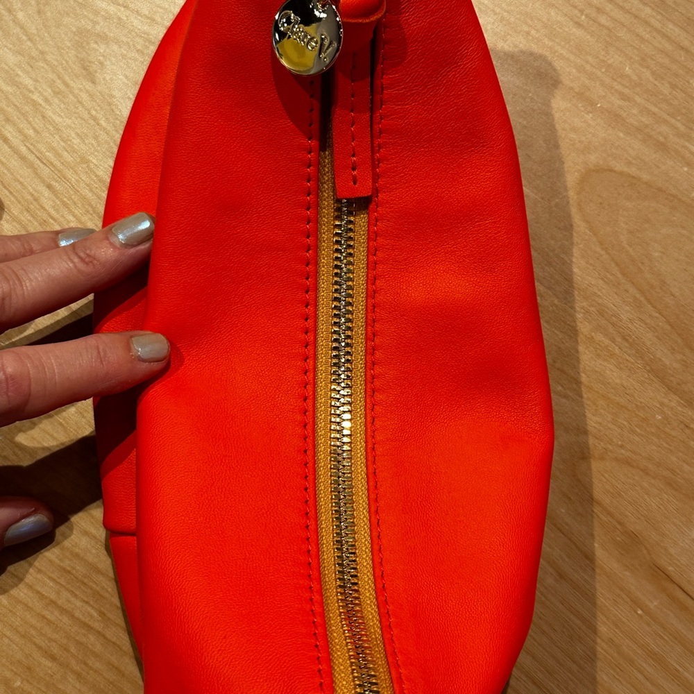 Clare V. Petit Moyen - Picture 6 of 8
